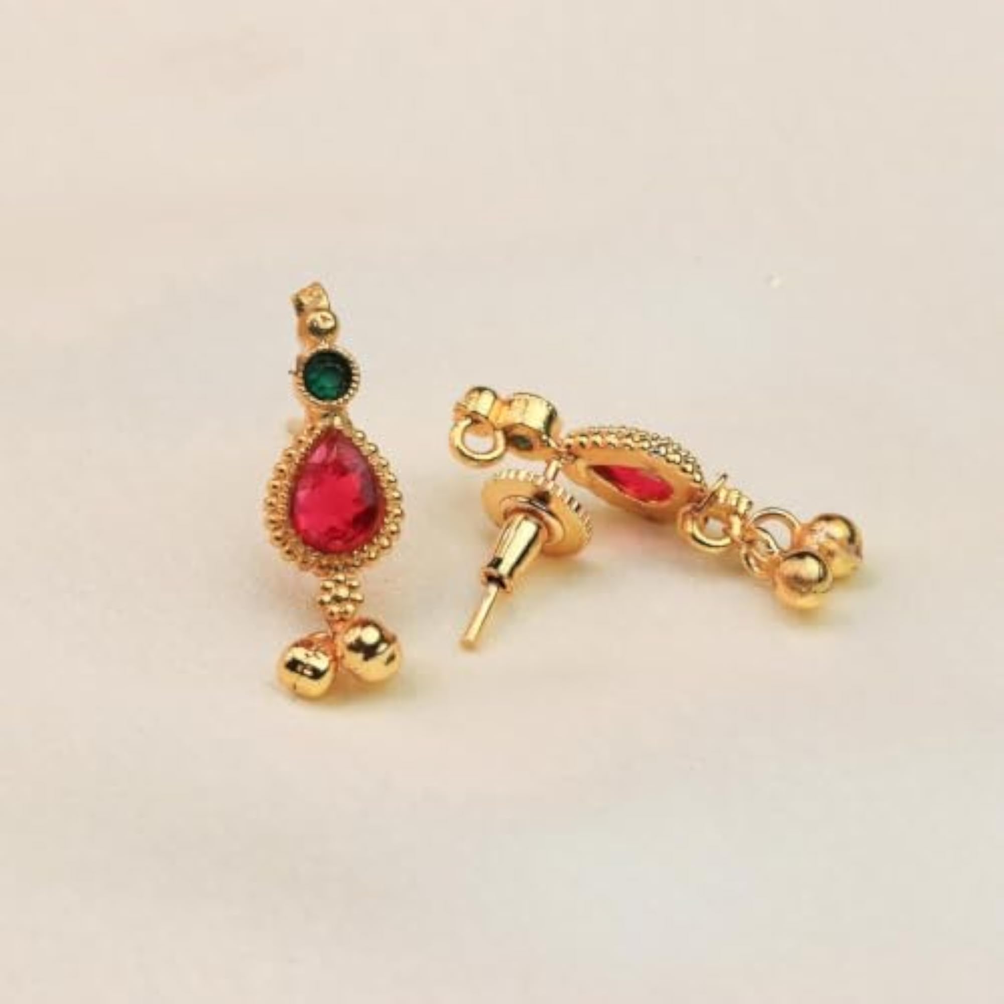 Women's Heritage Pendant Necklace & Earrings Set